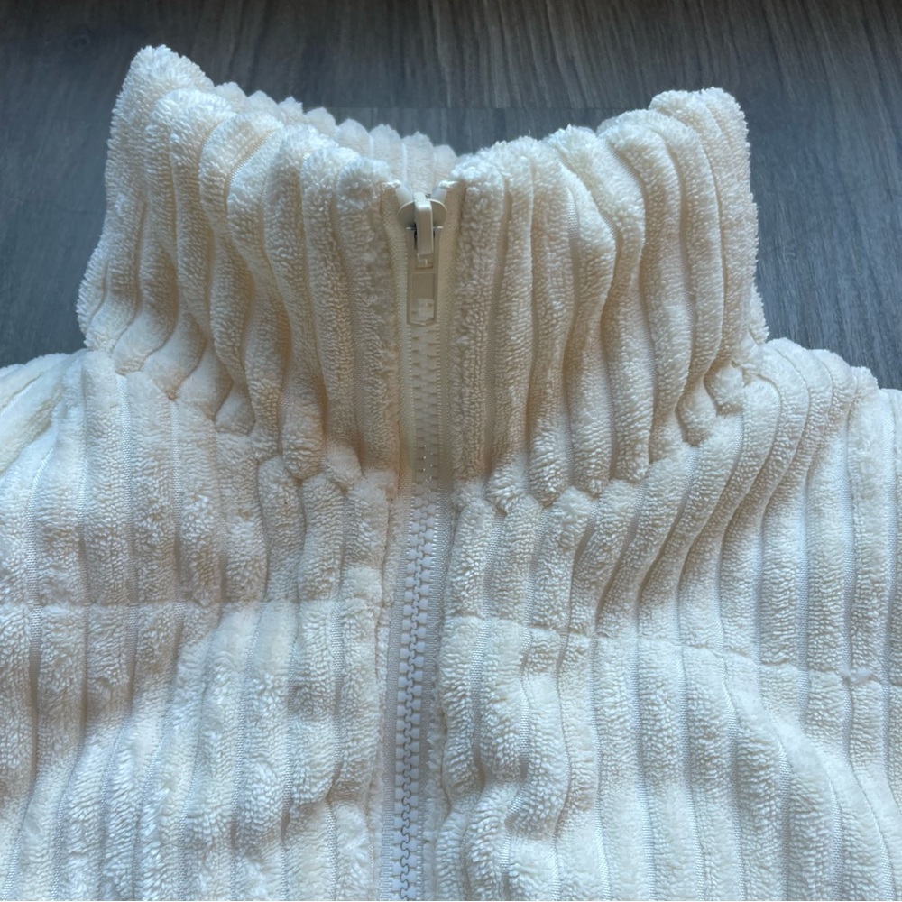 Velvet Cropped Jacket, Ribbed Puffer Coat - Picture 14 of 14